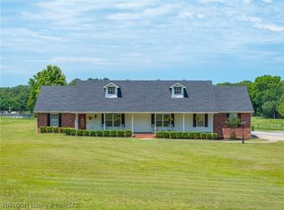 1205 S Division St, Lavaca, AR 72941