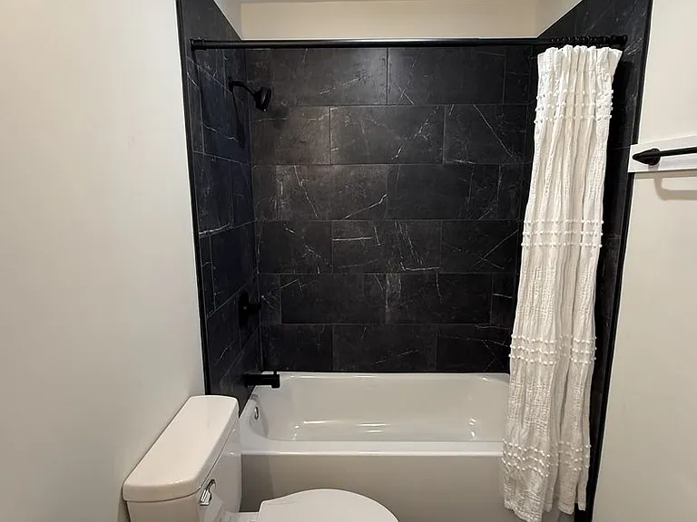 1020 College — Photo 20