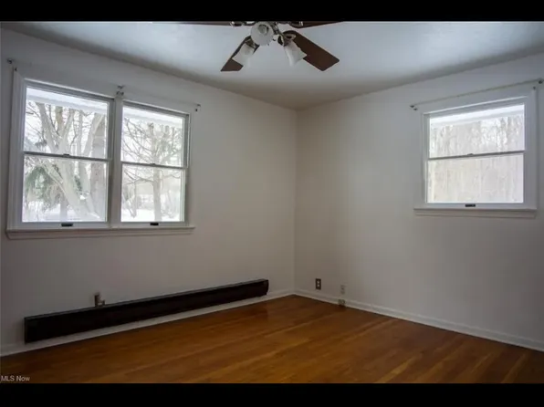 13695 Auburn Rd, Newbury, OH 44065