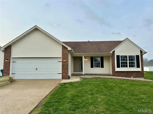 3252 Millbrook Dr, Shiloh, IL 62221