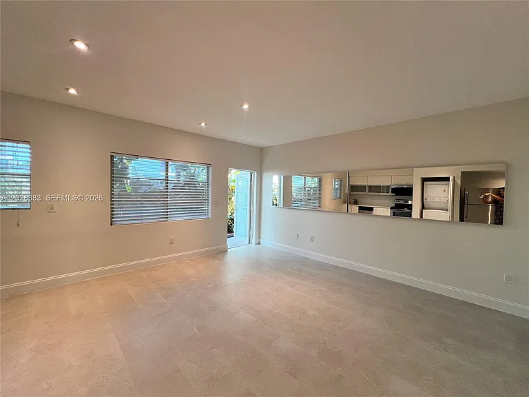 6905 Bay Dr #13 — Photo 6