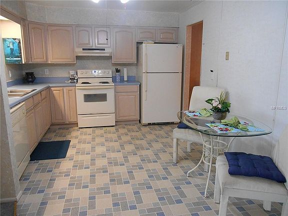 4th image of 110 Thrush Ln
