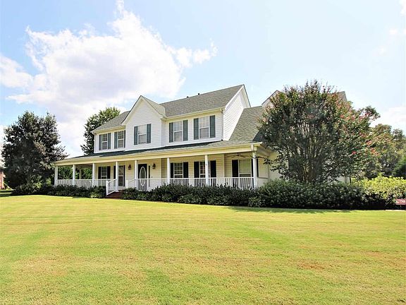 2nd image of 2545 Dickens Place Cv