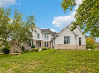 9332 Shetland Rd, Eden Prairie, MN 55347
