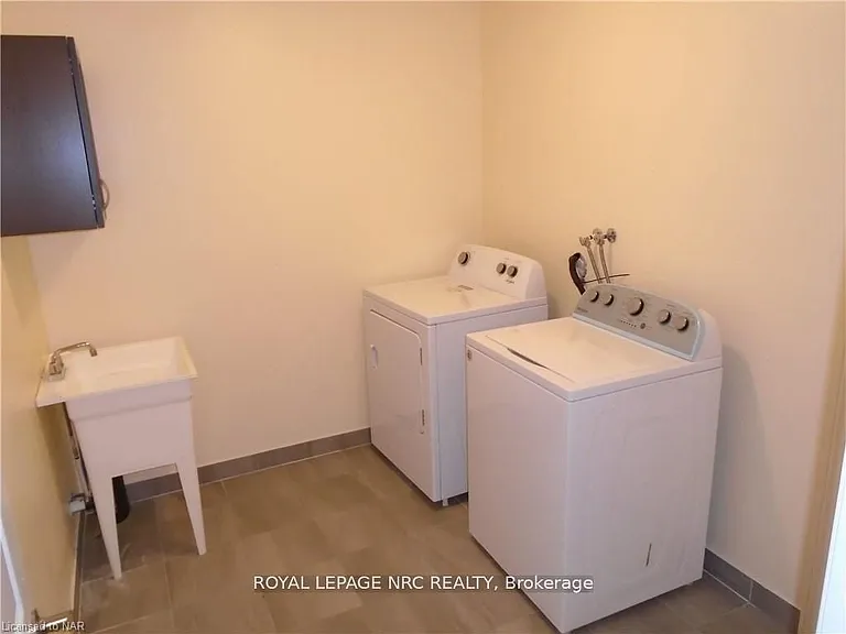 37 Sparkle Dr — Photo 15