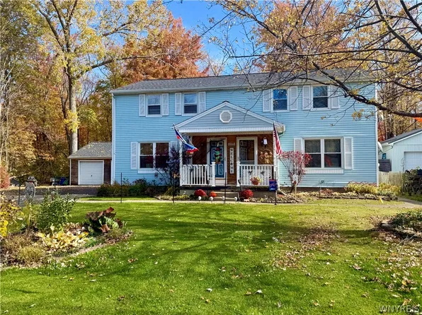 5215 Electric Ave, Hamburg, NY 14075