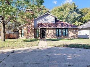 600 Pierce St, Lindale, TX 75771