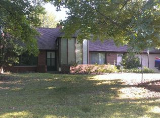 31 Spring Brook Dr, Glen Carbon, IL 62034