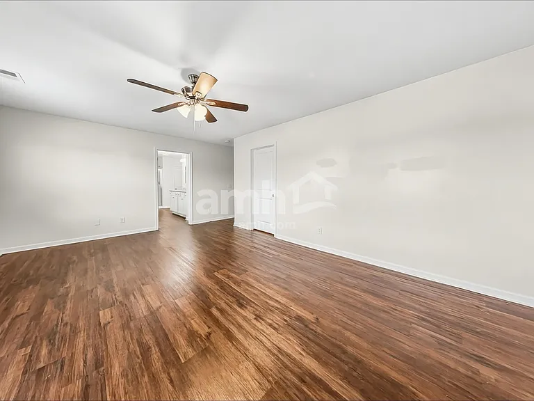 203 Bushwood Dr — Photo 10