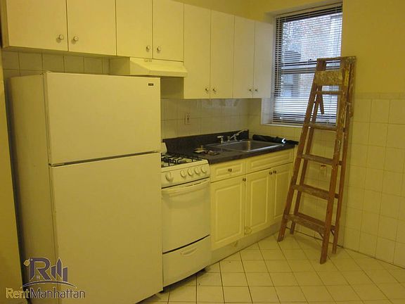 2nd image of 170 W 109th St APT 3E
