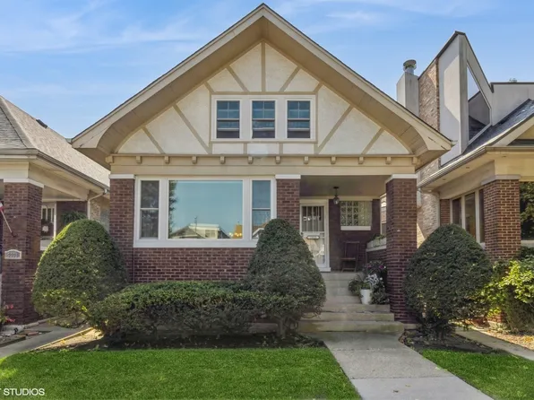 5335 W Belle Plaine Ave, Chicago, IL 60641