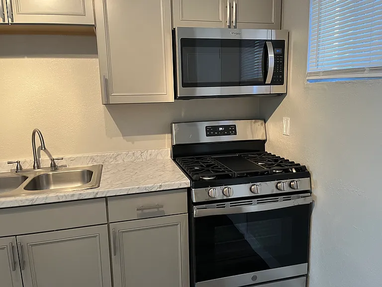 Totally Remodeled 2 Bedroom Apartment In Ridgecrest — Photo 3