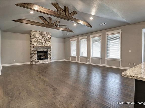 5th image of 1341 Tuscany Dr