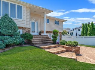 2468 Riviera Ln, Bellmore, NY 11710