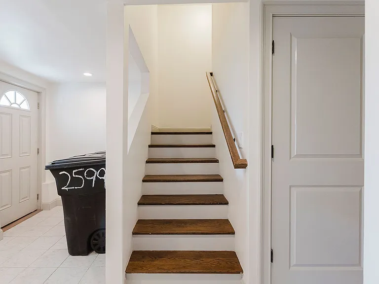 2599 Washington St — Photo 14