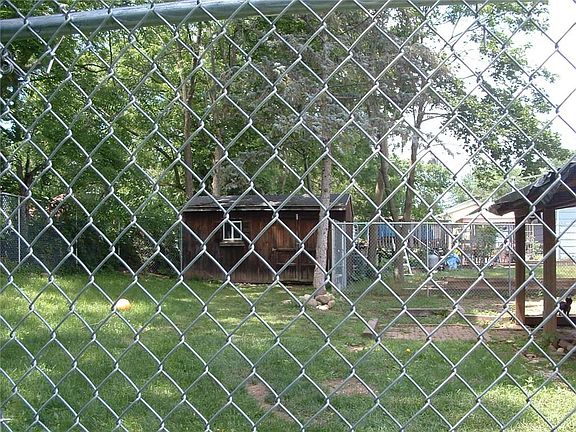 4th image of 14 Diana Dr