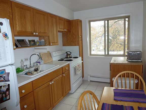 3rd image of 707 Hinman Ave APT 2D