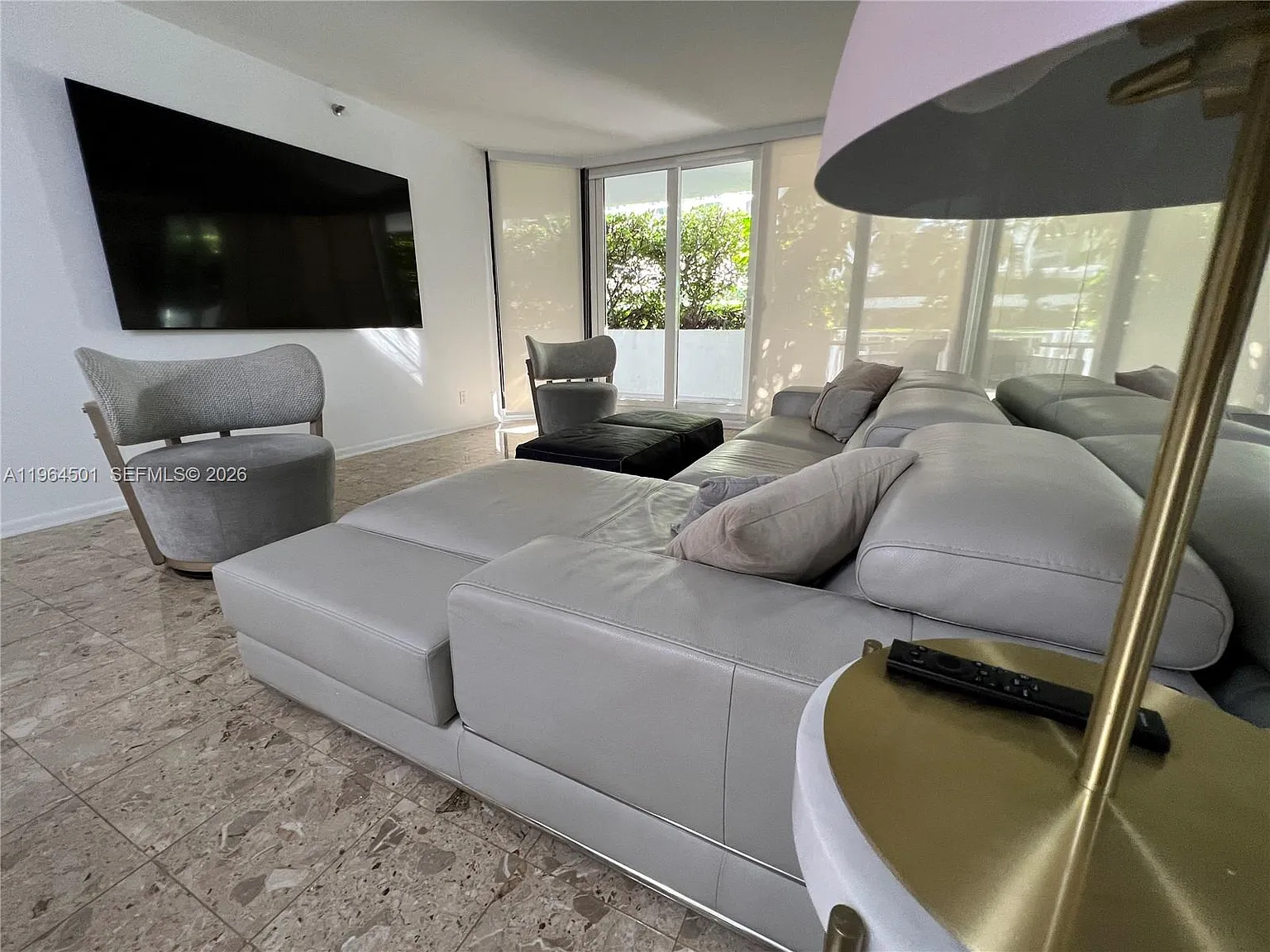 Venetia Condo — Photo 2