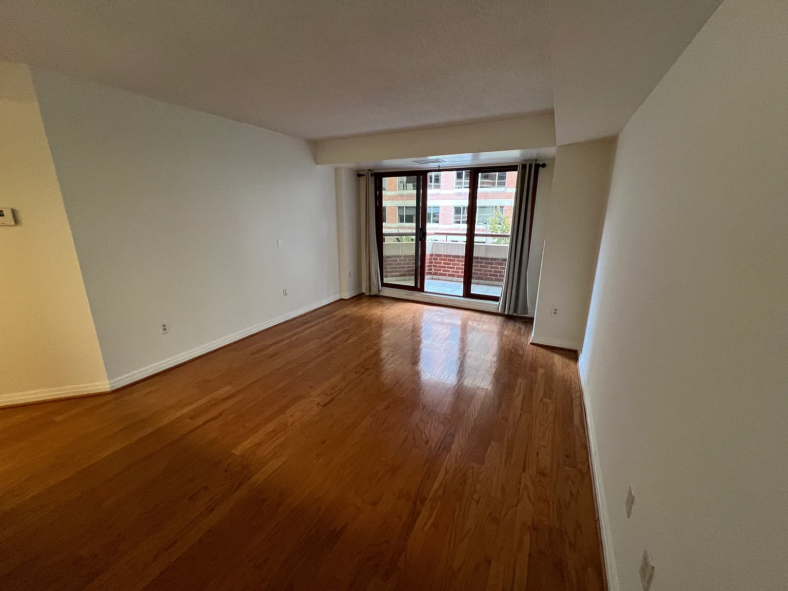 1 bed, 625 sqft, $2,695 — Photo 2
