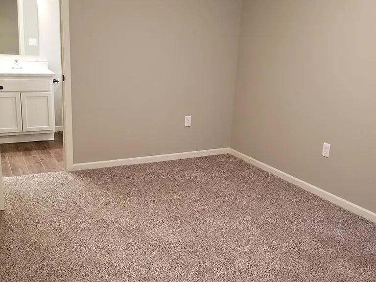 2613-2639 Apache Ct — Photo 18