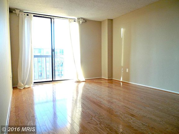 3rd image of 4500 S 4 Mile Run Dr APT 1108