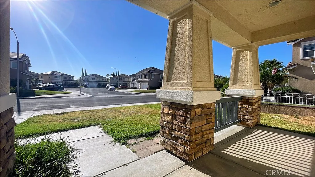 4 bed, 3406 sqft, $4,000 — Photo 3