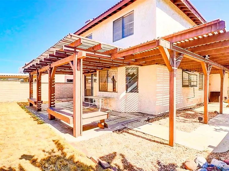 5482 Union Ct — Photo 3