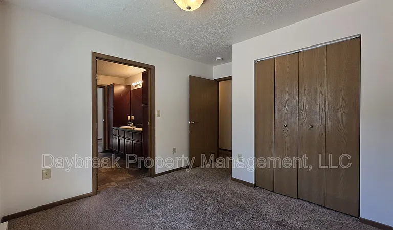 317 16th St S #5 — Photo 20