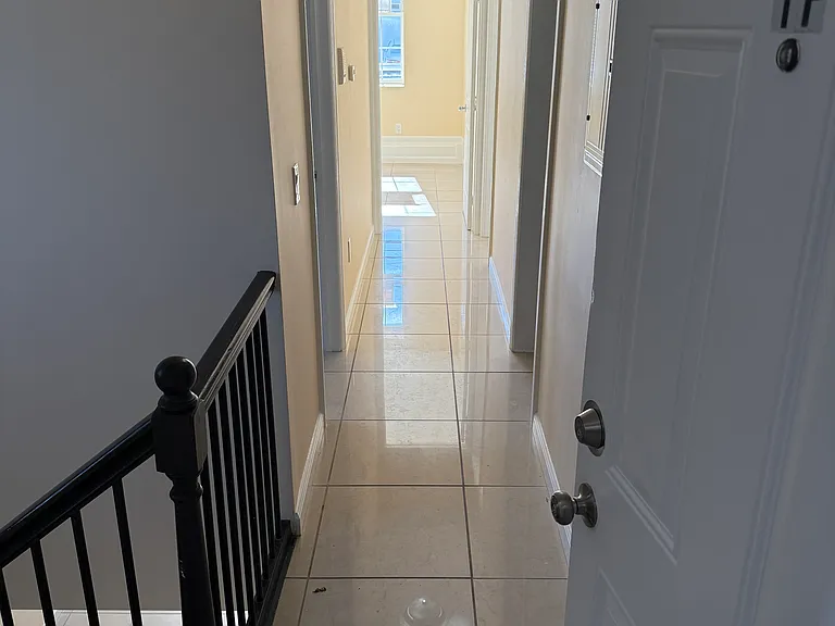 183 Thorne St — Photo 1