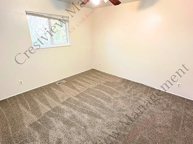 1214 Riverdale — Photo 6