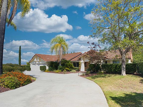 3rd image of 2232 Eucalyptus Ave