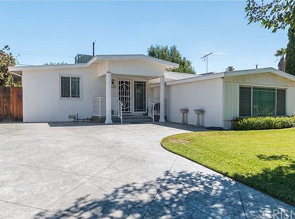 2nd image of 8428 Mammoth Ave