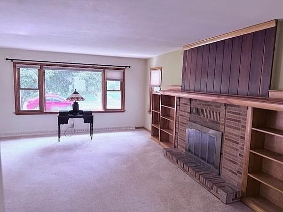 4th image of 653 Gerald Ave