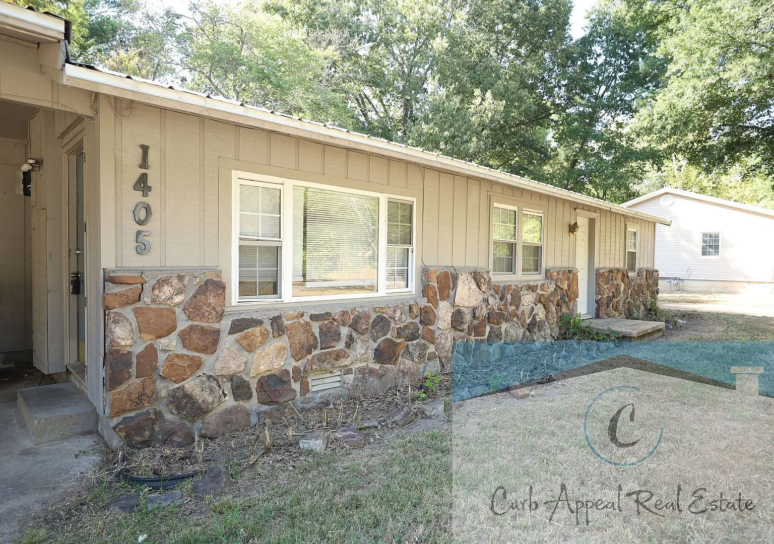 Recently Renovated 3 Bed Home with Workshop & Fenced Yard — Photo 2