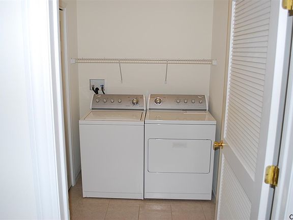 5th image of 15 Ellis Ave APT 2