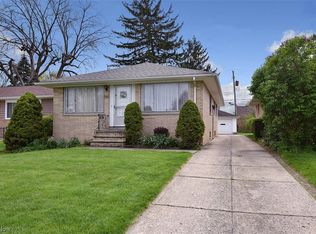 8301 Thornton Dr, Parma, OH
