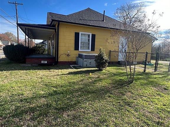 2nd image of 515 Whitsett Ave