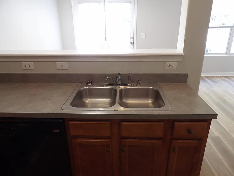 108 Charleston Ct — Photo 20
