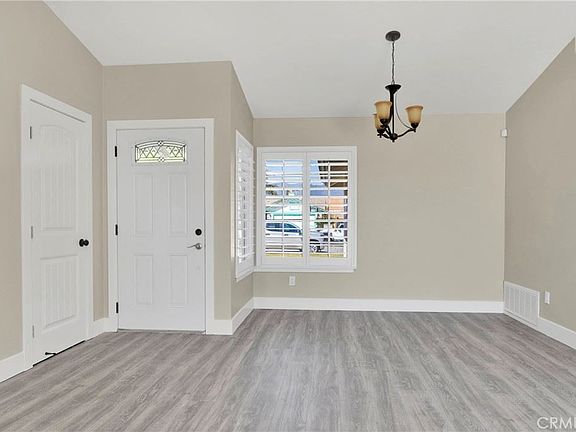 4th image of 2475 W Buena Vista Dr