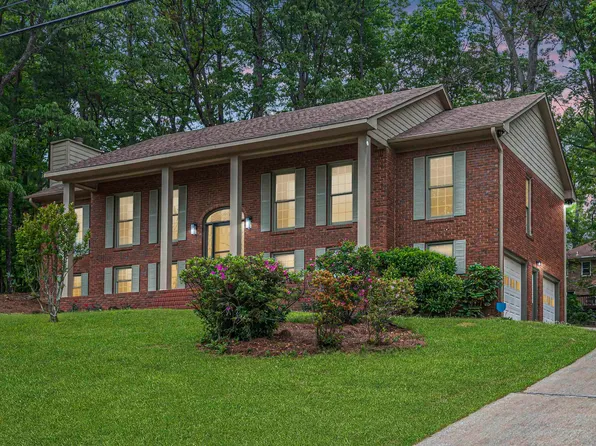 136 Russet Cove Dr, Birmingham, AL 35244