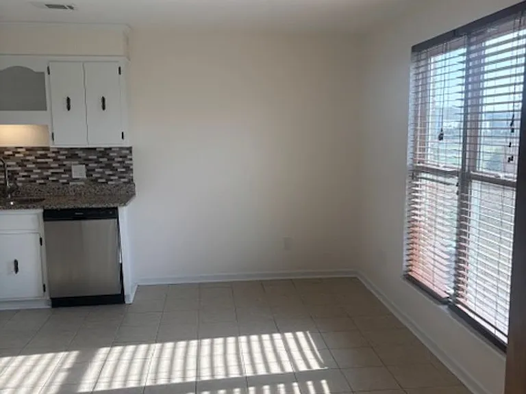 3403 Ravenwood Dr — Photo 11