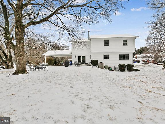 2nd image of 17505 Beauvoir Blvd