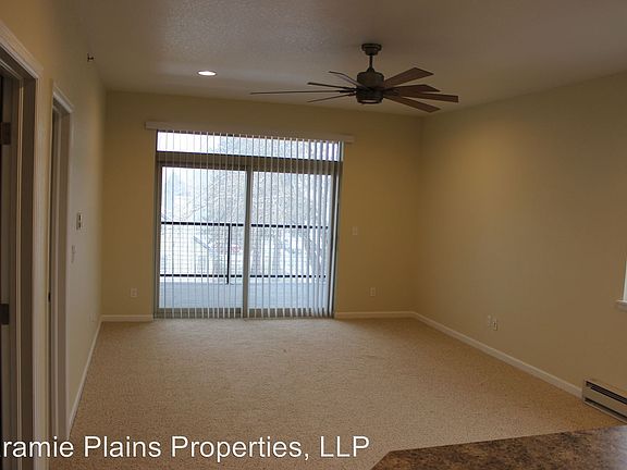 3rd image of 919 E Gibbon St APT 203
