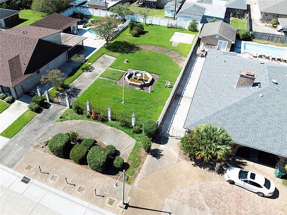 2nd image of 4412 N Turnbull Dr