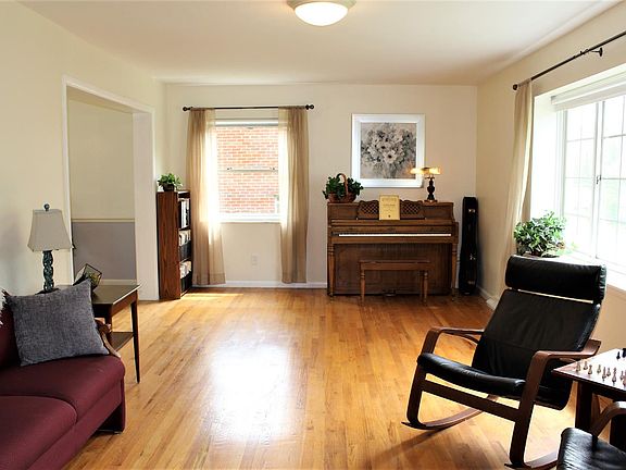 5th image of 1718 Collinsdale Ave