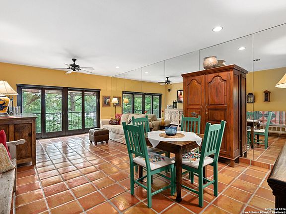 5th image of 1022 NAVARRO ST #204