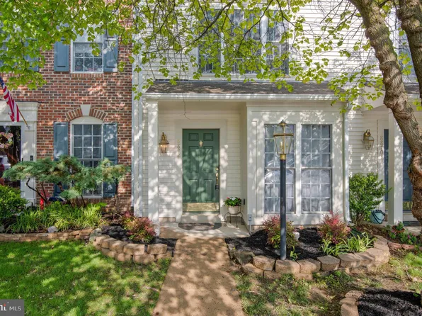 8872 Stable Forest Pl, Bristow, VA 20136
