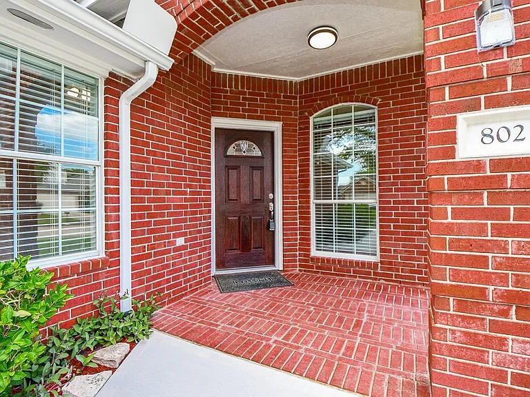 802 Childers Ct — Photo 9