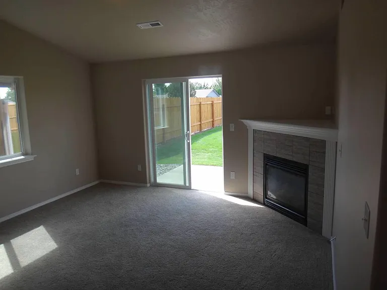 2052 Alco Ave — Photo 7