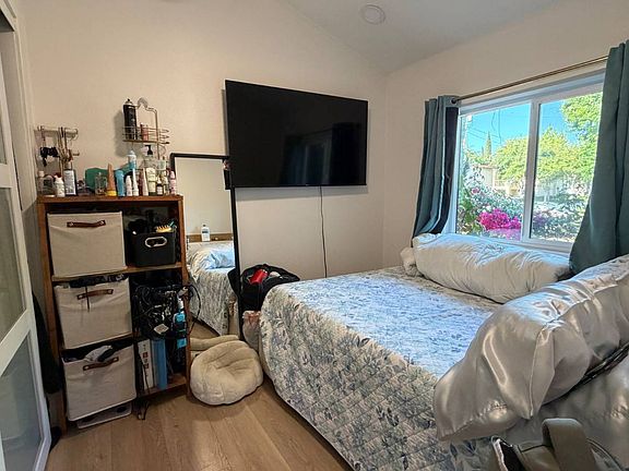3rd image of 825 W La Palma Ave #40